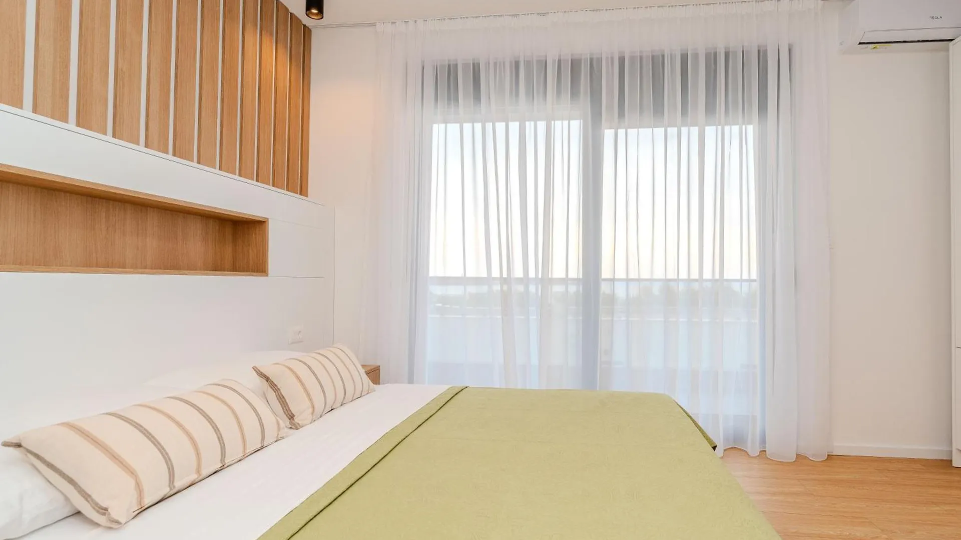 Beachfront Villa Jugo With Seaview Privlaka   Privlaka (Zadar)