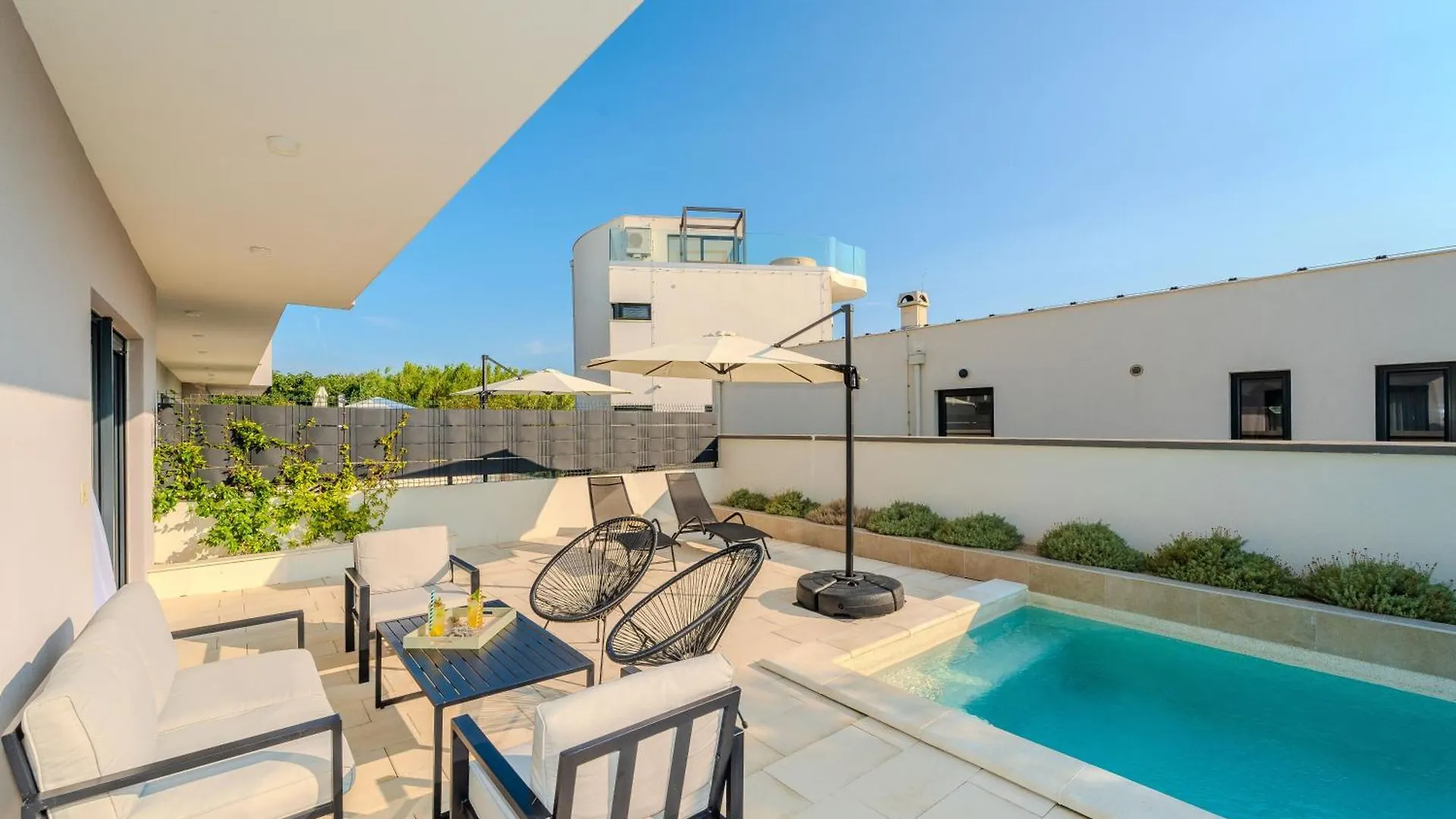 Beachfront Villa Jugo With Seaview Privlaka