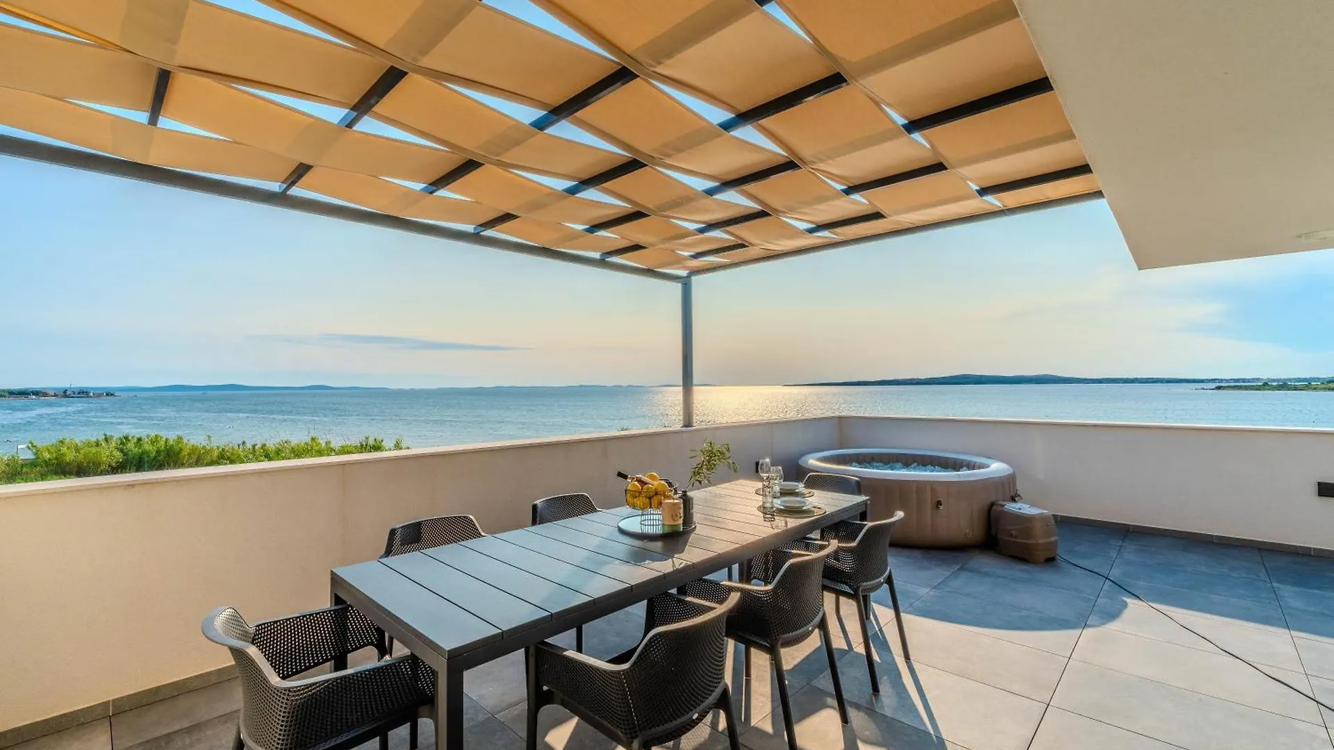 Beachfront Villa Jugo With Seaview Privlaka